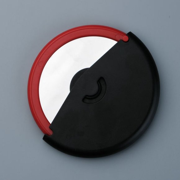 Pizza Slicer with Protective Blade Guard and Ergonomic Handle - Picture 3 of 11